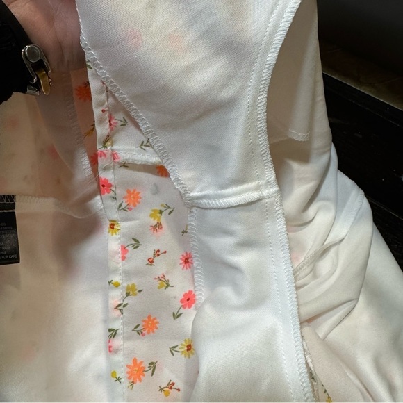 Trixxi Clothing Company white short romper pink orange flowers cap sleeves, M. - Picture 12 of 16